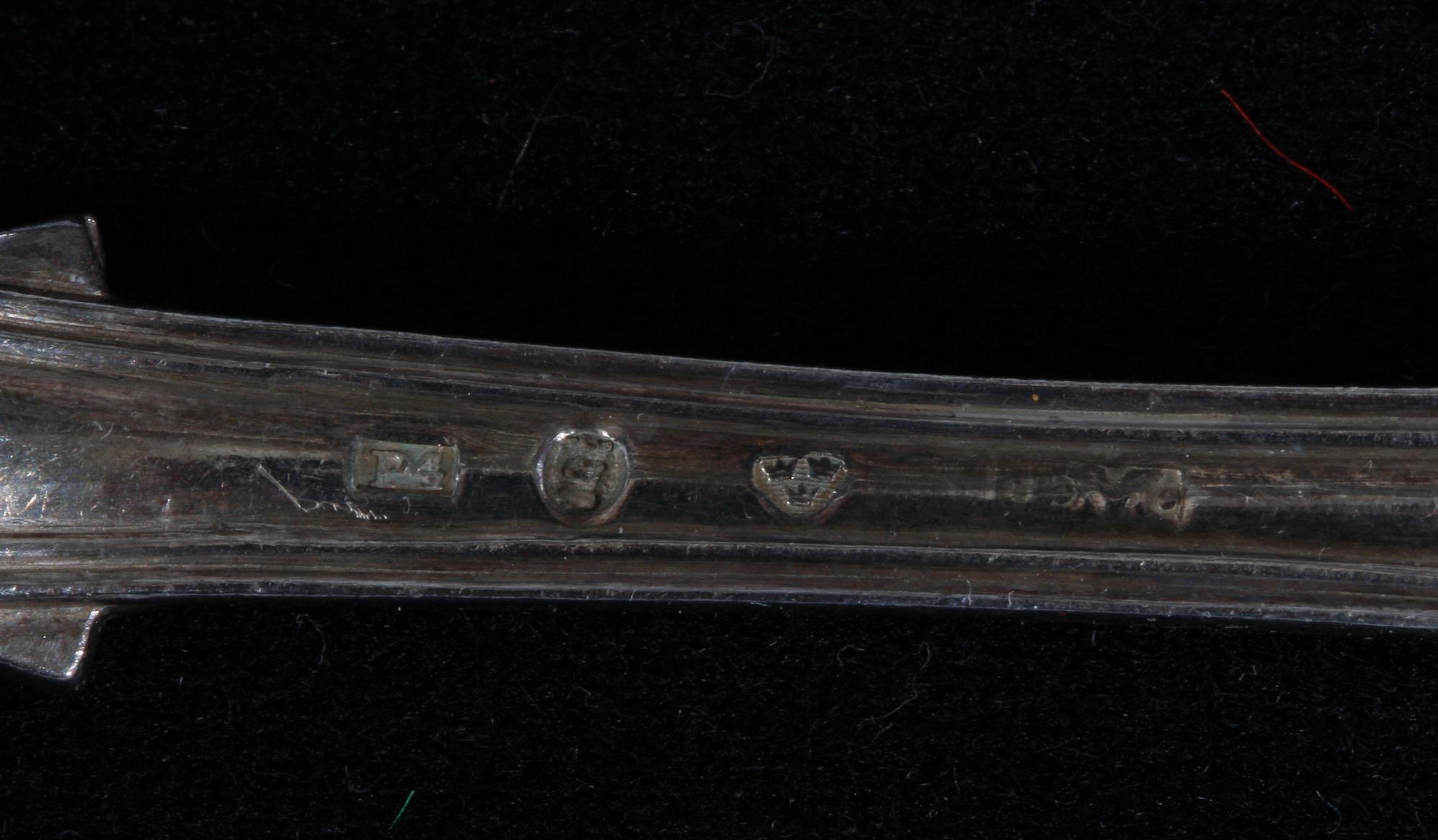 DESSERT- SAMT MATSKEDAR, 8 st, silver, flertalet av Gustaf Möllenborg, Stockholm 1840-50-talet.