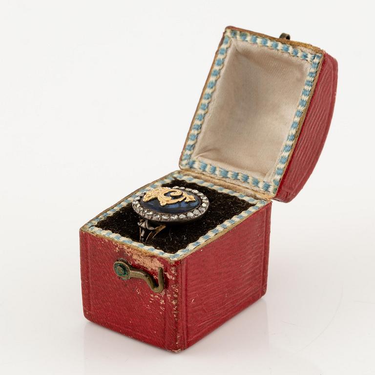 Presentation ring, King Gustav III, gold, silver, rose-cut diamonds, glass.