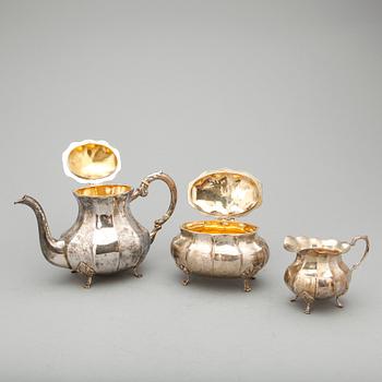 KAFFESERVIS, 3 delar, silver, rokokostil, svenska importstämplar, 1900-tal. Total vikt ca 897g.