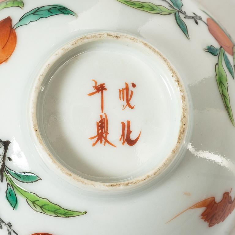 A set of nine Chinese porcelain pieces, 19th Century.