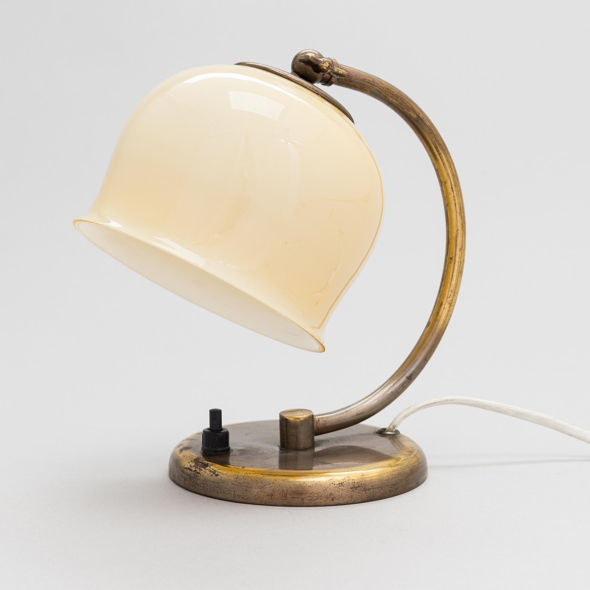 Paavo Tynell, a 1930's '5215' table lamp for Taito.