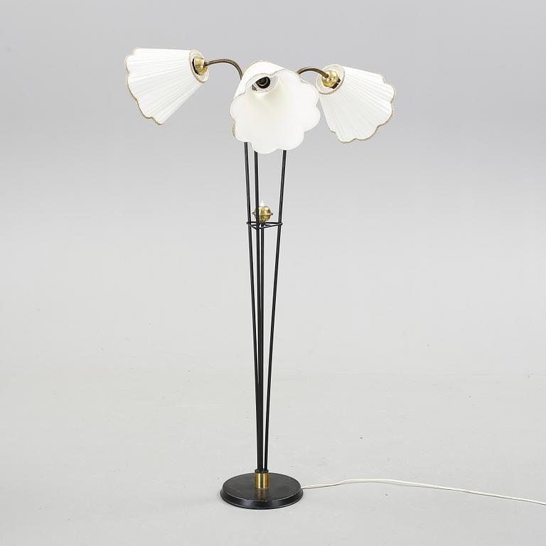 GOLVLAMPA, 1900-talets mitt.