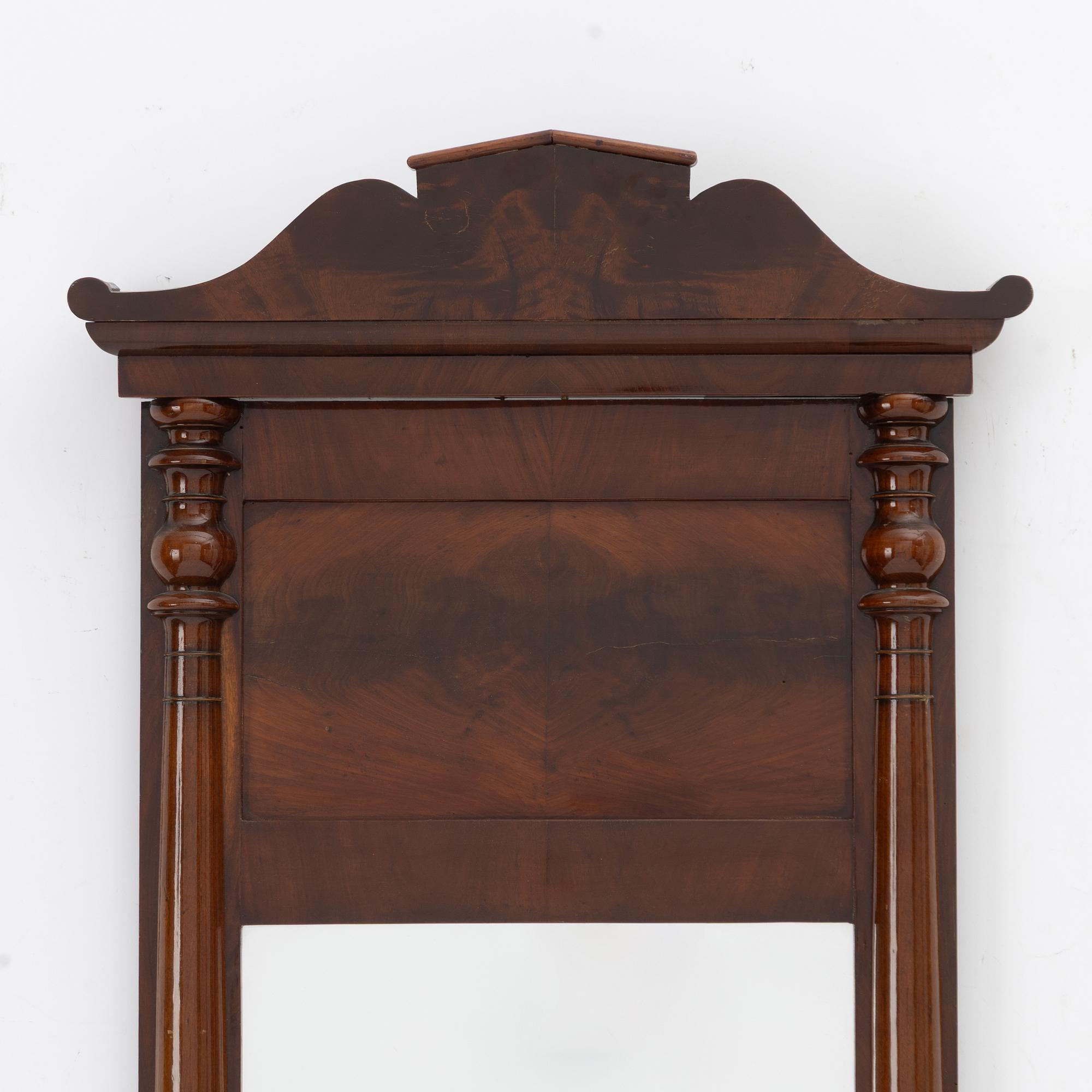 Spegel, Senempire, 1800-talets första hälft.