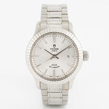 Tudor, Style 28, wristwatch, 28 mm.