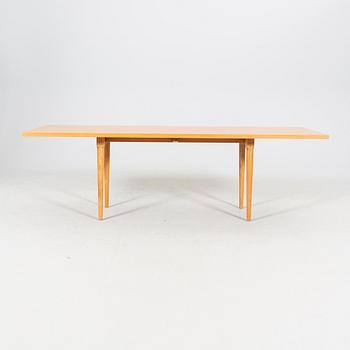 Jonas Lindvall, an "Oak" dinign table from Scandiform 21st century.