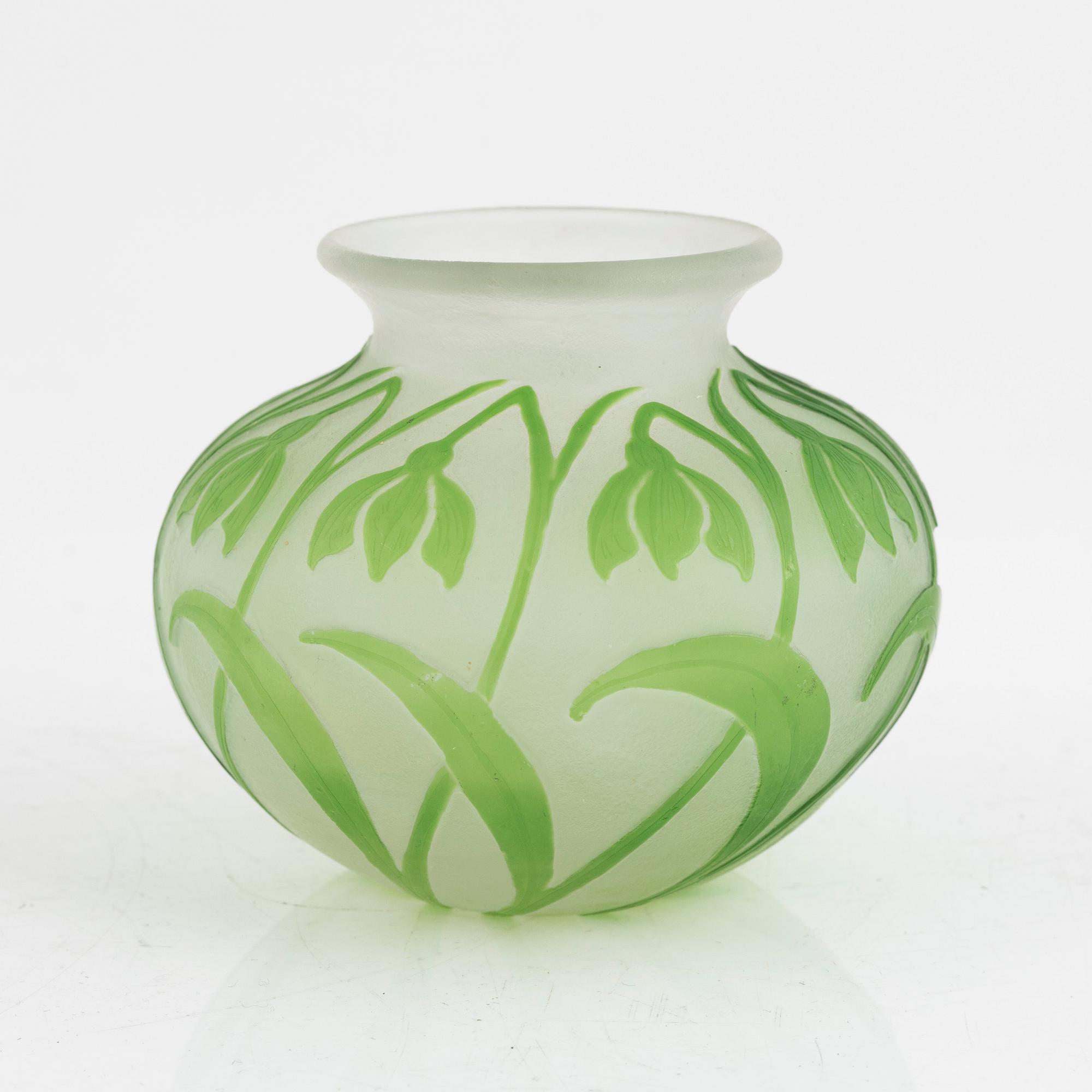 Karl Lindeberg, vase, cased glass, Kosta, Art Nouveau, early 20th century.