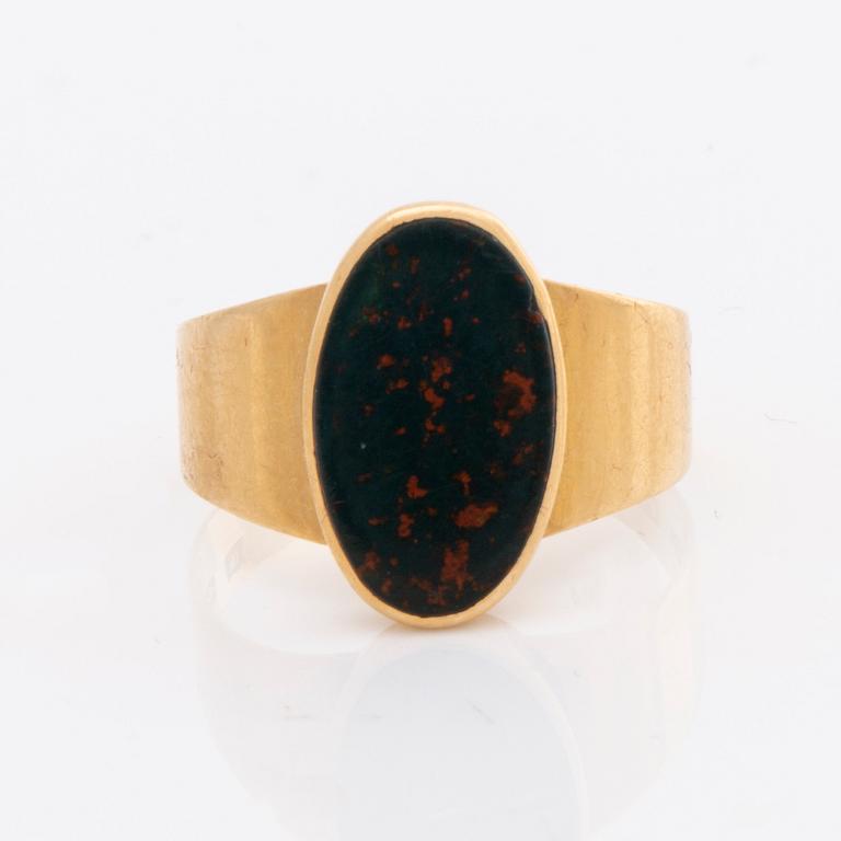 2 RINGS 18K gold, amethystes and bloodstone.