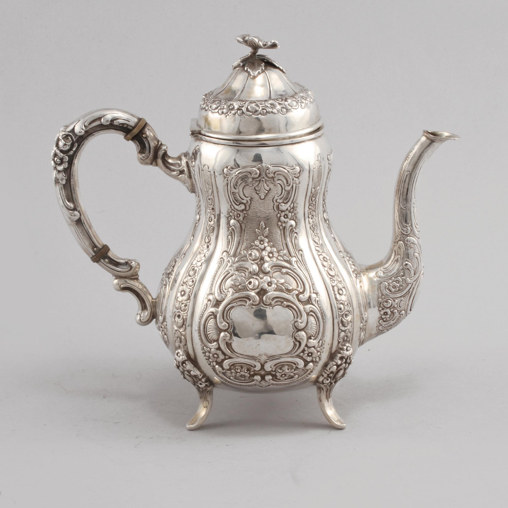 KAFFEKANNA, låghaltigt silver, Tyskland, 1900-tal, vikt 865 gram.