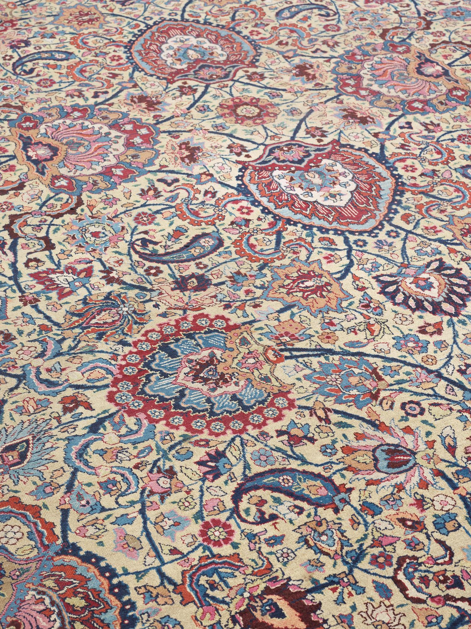 SEMIANTIK MESHED. 518 x 356 cm.