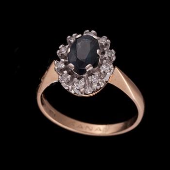 RING, 14K guld, safir, diamanter. Vikt ca 3,3 g.