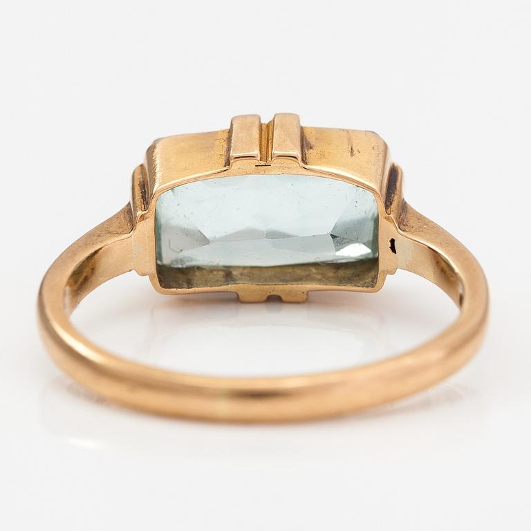 Ring, 18K guld och akvamarin. Helsingfors 1952.
