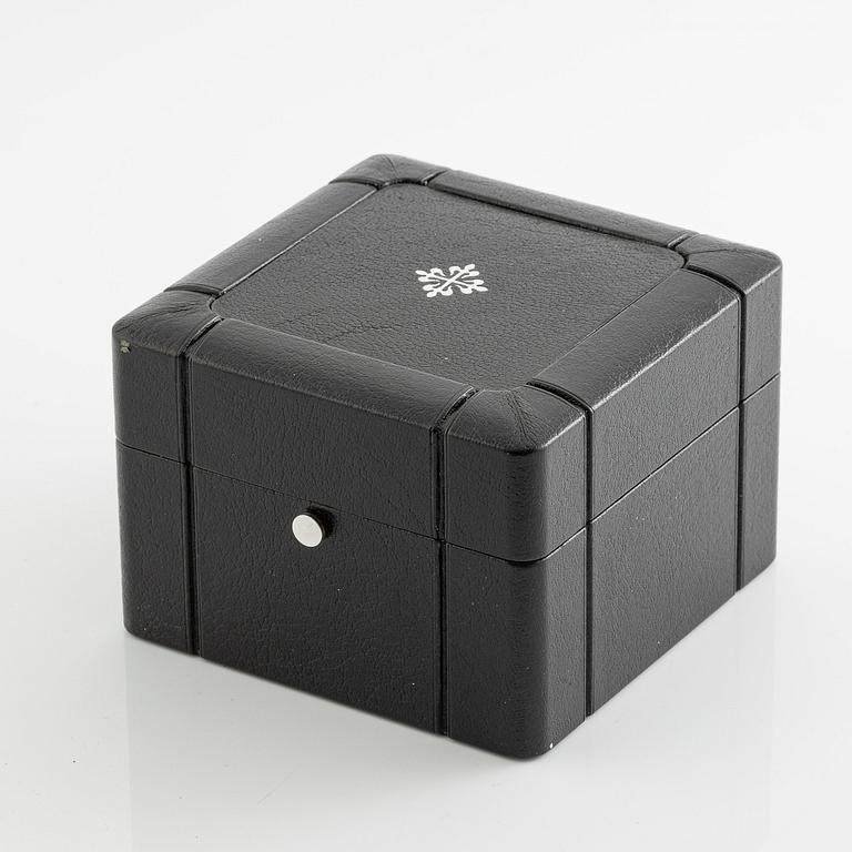 Patek Philippe, Aquanaut, "First generation", "Solid case back", "Nautilus-signed clasp", ca 1997.