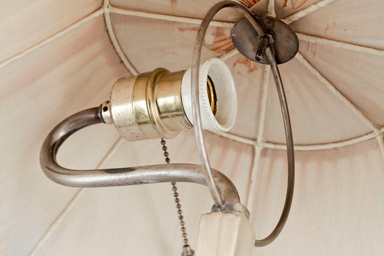 BORDSLAMPA, nysilver, CG Hallberg, Stockholm, 1920-30-tal.