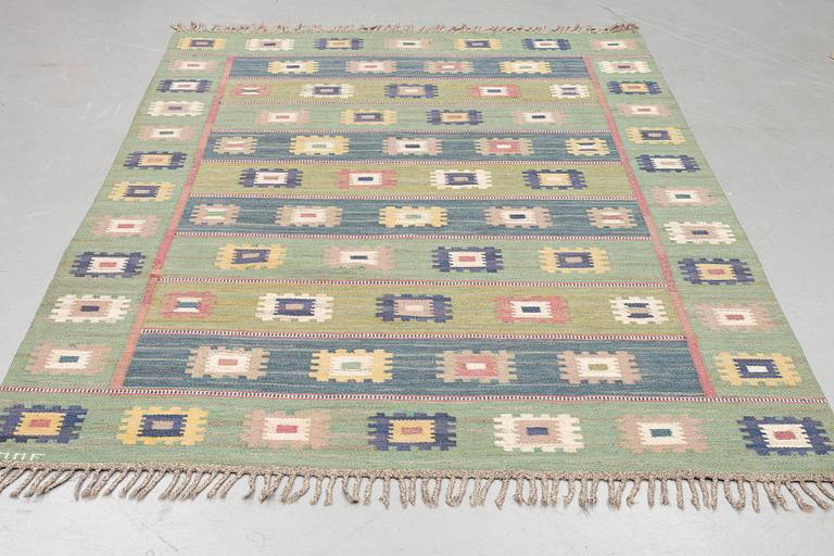 Märta Måås-Fjetterström, a carpet, "Grön äng", flat weave, ca 291 x 207 cm, signed AB MMF.