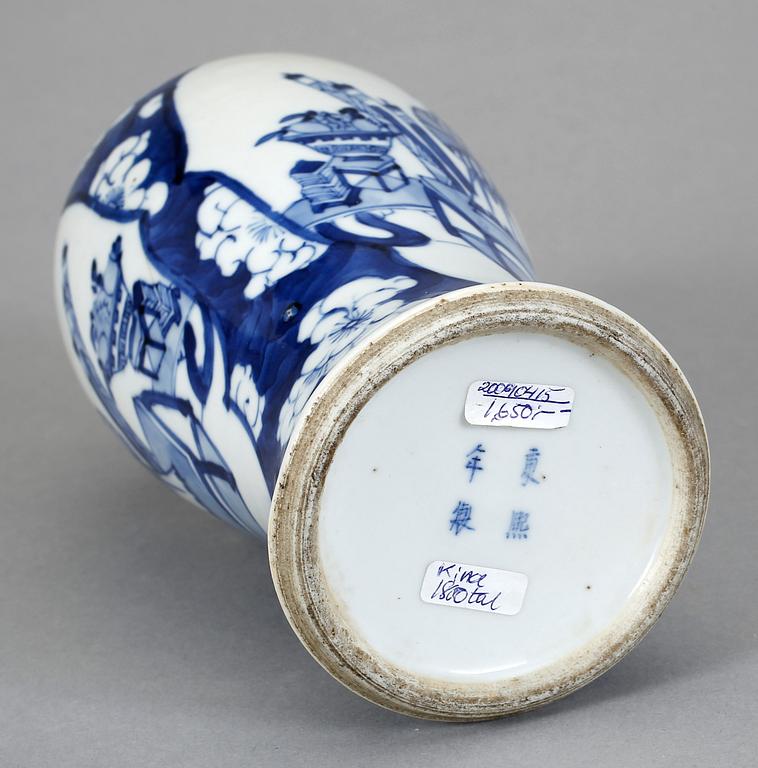 VAS, porslin, Kangxi-stil, Kina, 1900-tal.