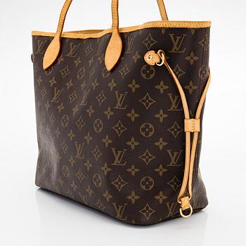 Louis Vuitton, a Monogram Canvas 'Neverfull MM' bag.