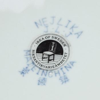 A porcelain terrine "Nejlika" from IKEAS 18th century series from the late 20th century.