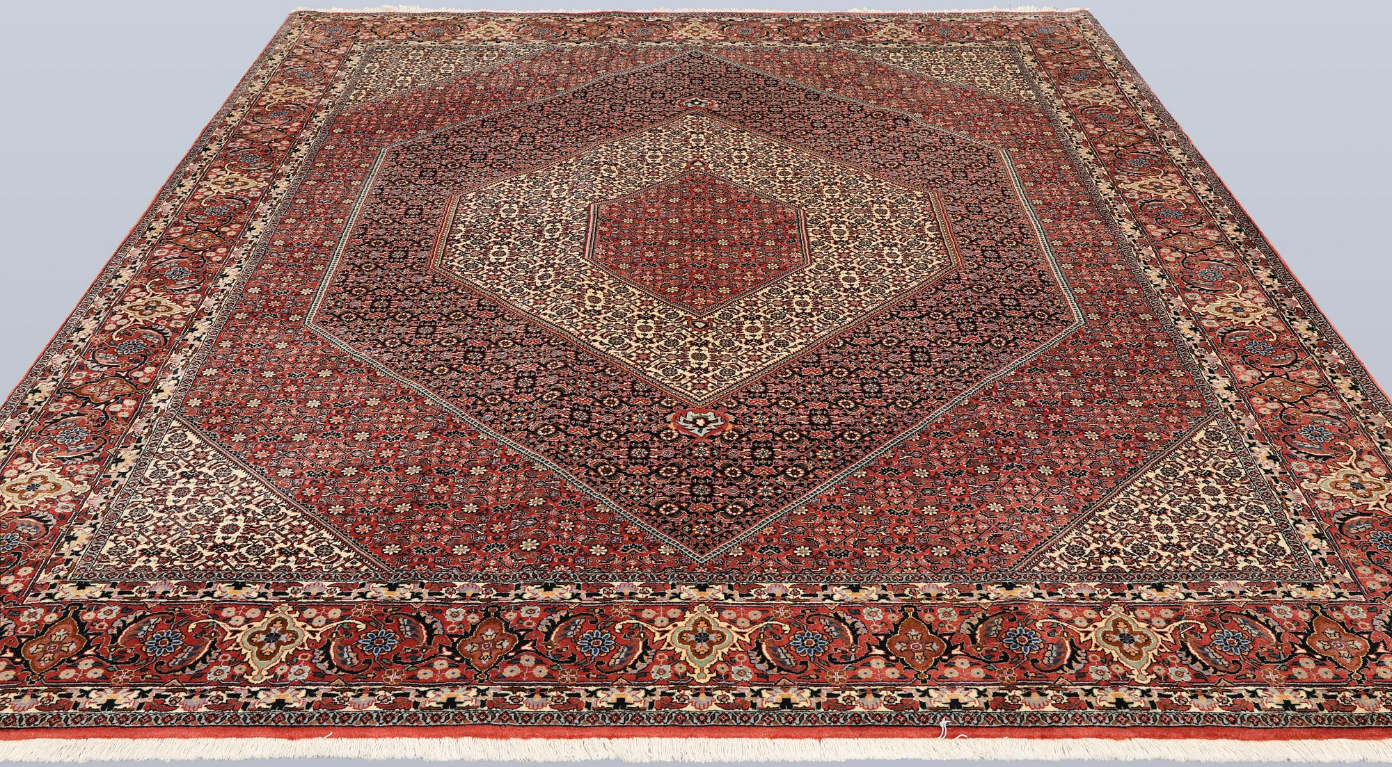 A Bidjar carpet, approx. 303 x 251 cm.