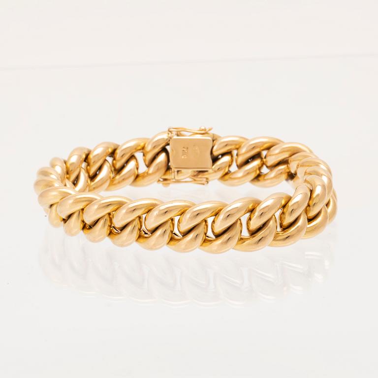 An 18K gold bracelet from Vicenza Italy.