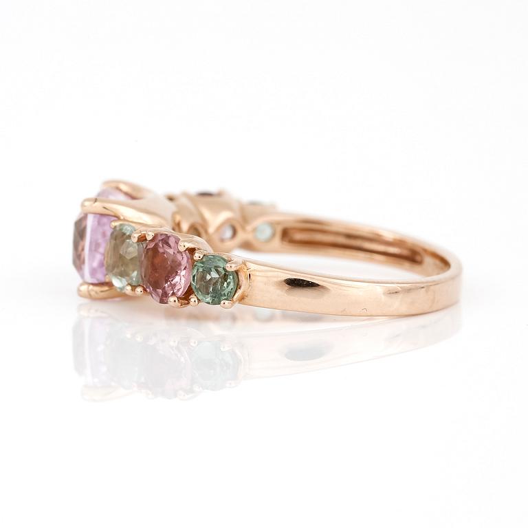 RING, 18K roséguld, kunziter tot ca 2.02 ct, turmaliner tot ca 1.27 ct. Vikt ca 4 g.