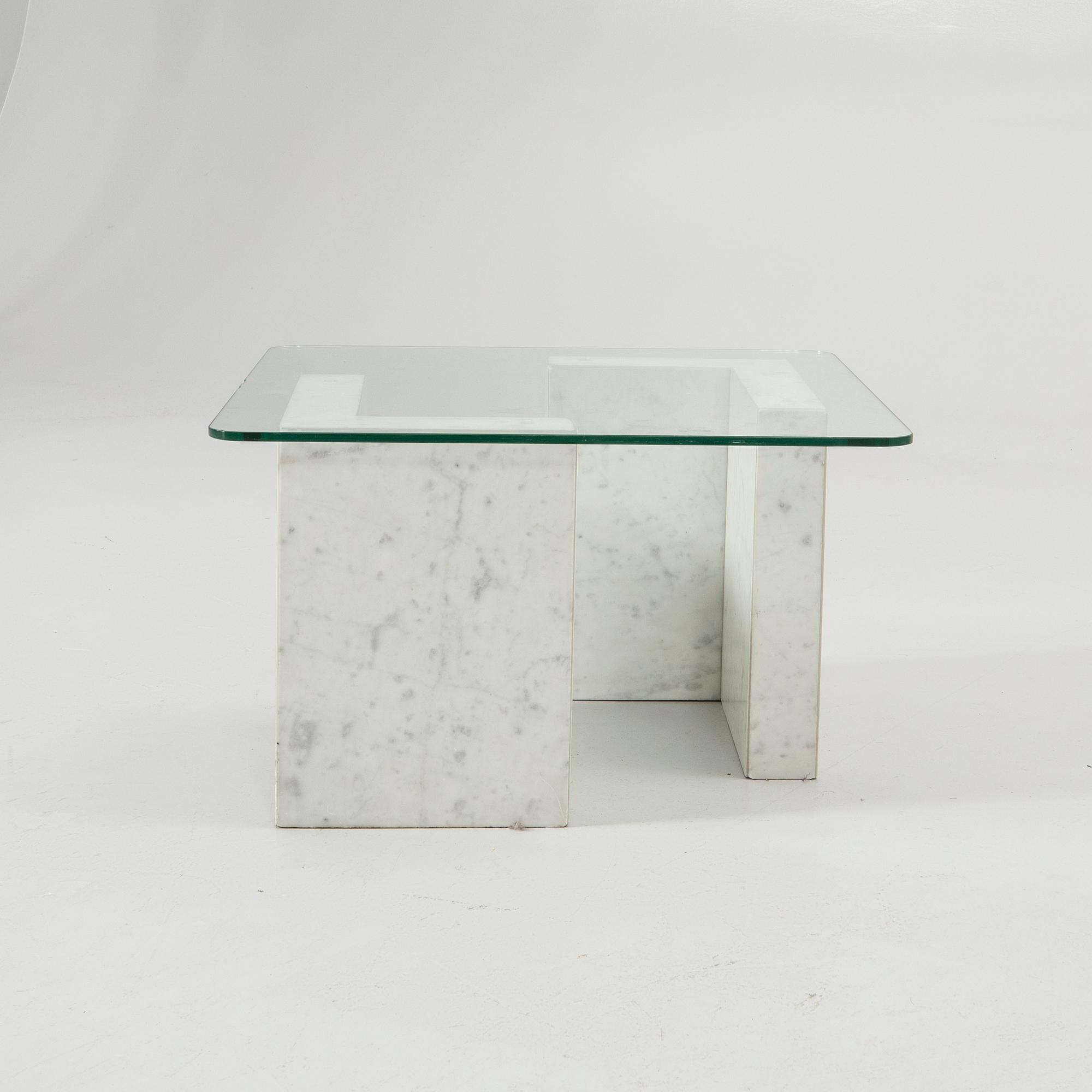 Side table, latter half of the 20th century.