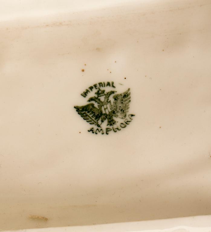 VAS, porslin, märkt Imperial Amphora. 1900-tal.