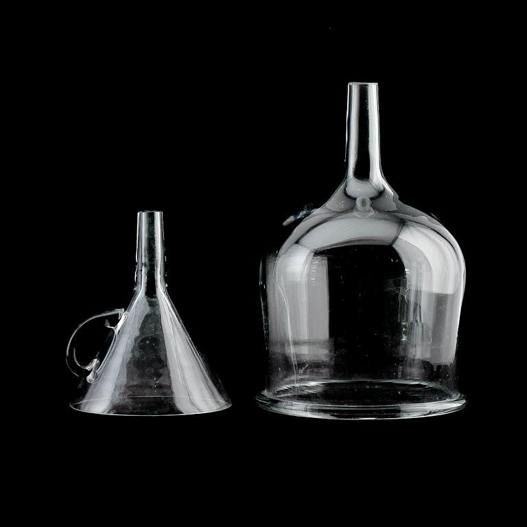 TRATTAR, 2 st, glas, 1800-tal.