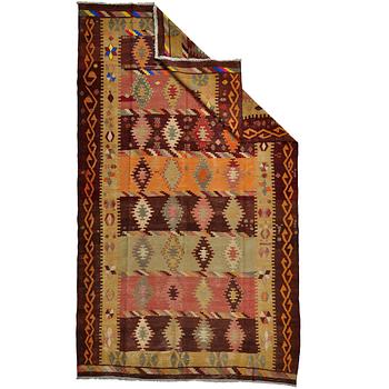 A carpet, kilim Turkiet, ca 318 x 183 cm.