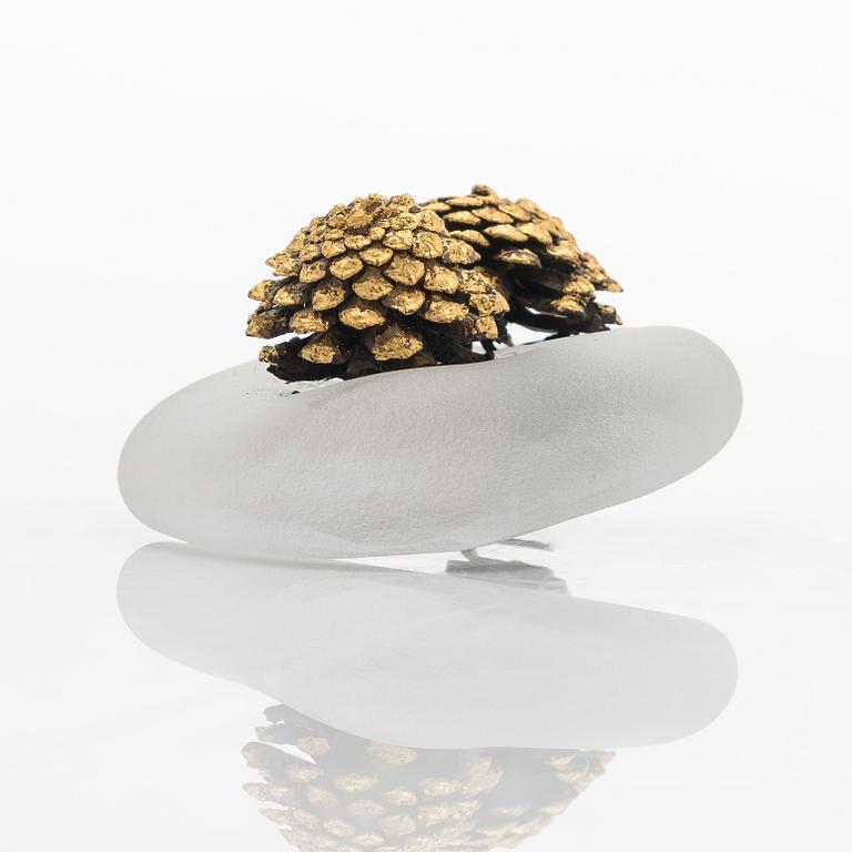 Marja Hepo-aho, glasskulptur, "Strange Beach", signerad Marja Hepo-aho 2018, Glass Studio Mafka&Alakoski Riihimäki.