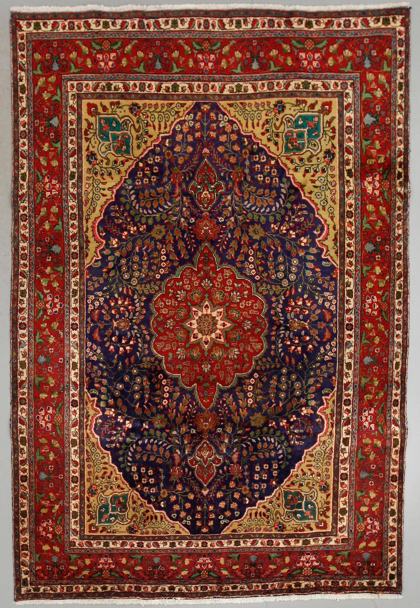MATTA, Täbriz, ca 306 x 205 cm.