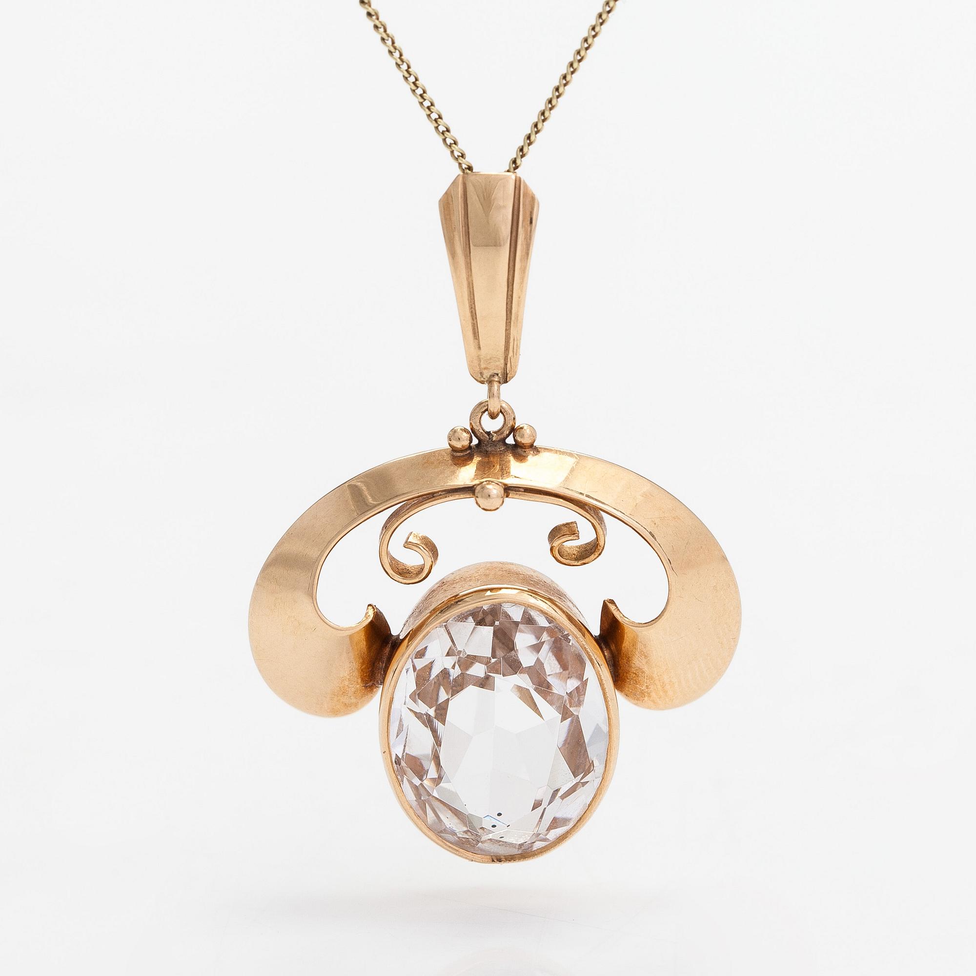 A 14K gold necklace with a synthetic spinel, Kalevi Piirainen, Helsinki 1962.