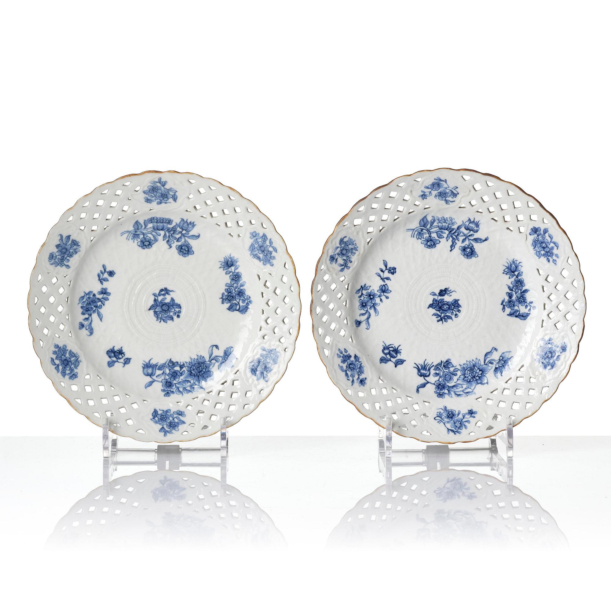 A set of 11 blue and white dessert plates, Qing dynasty, Qianlong (1736-95).