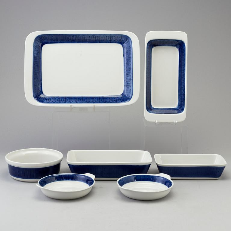 A 73 pcs 'Koka blå' porcelain dinner service by Hertha Begtsson, Rörstrand, in production 1956-1988.