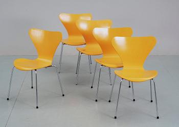 STOLAR, 5 st, "7:an", Arne Jacobsen för Fritz Hansen, 1900-talets andra hälft.