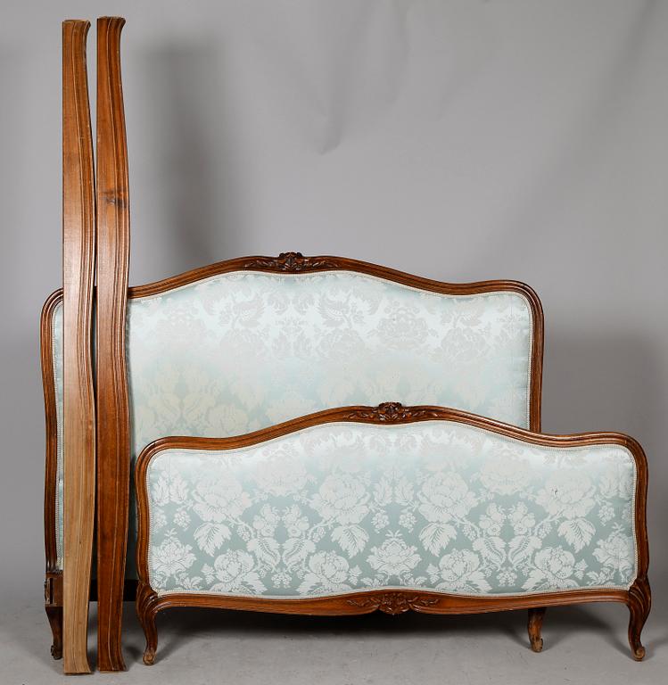 SÄNGRAM, rokokostil, 1900-talets första hälft.