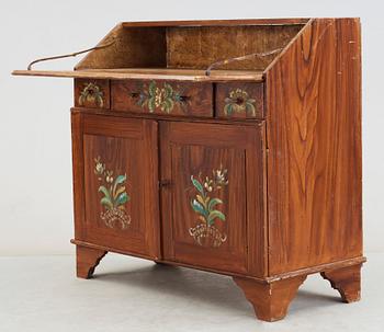 SKÄNK MED SKRIVKLAFF, 1800-tal.