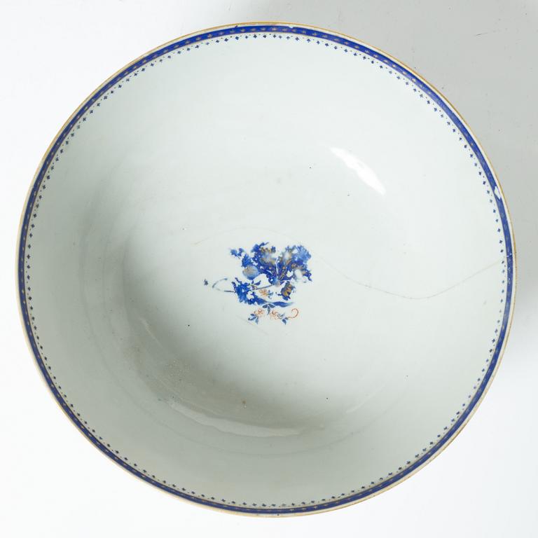 Bålskål, kompaniporslin, Kina, Qingdynastin, Jiaqing (1796-1820).