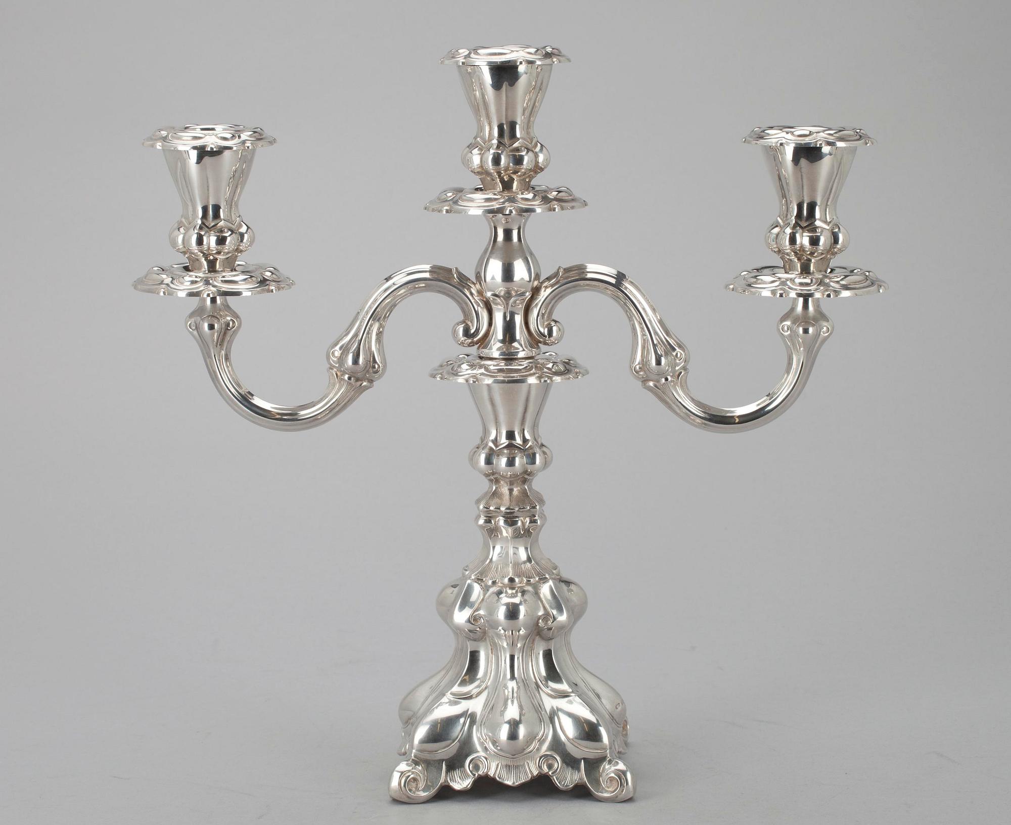 KANDELABER, silver, Hopeakeskus, Tavastehus 1965-1976. Tot. vikt inkl. fyllning 1069,5 g.