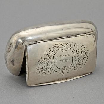 DOSA, silver, 1900-talets första kvartal. Vikt 88 g.