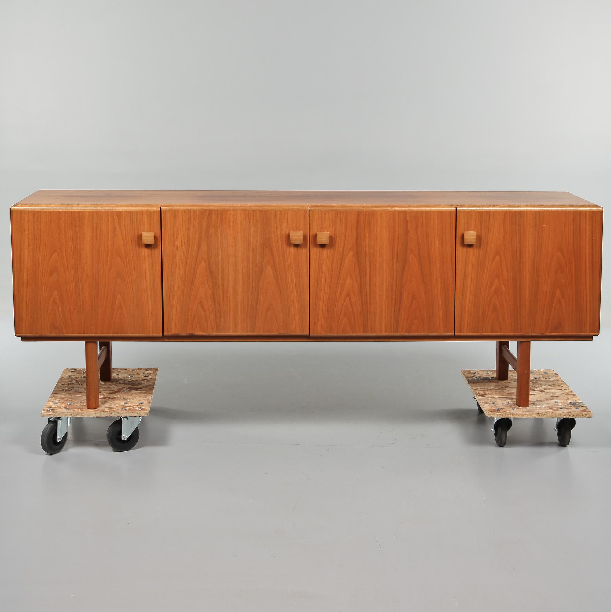 SIDEBOARD, 1960-tal.