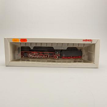 5 Märklin locomotives.