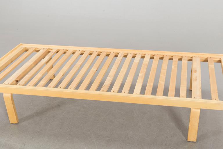 ALVAR AALTO, day bed, 20th  century latter part.