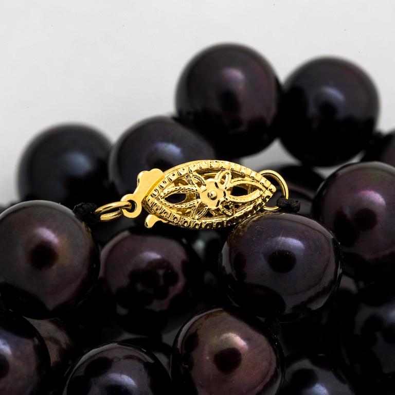 COLLIER, odlade Tahitipärlor med lås i 14k guld. 2000-tal.