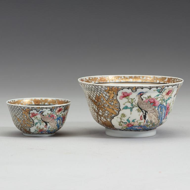 A Chinese export porcelain part tea service, Qing dynasty, Yongzheng (1723-1735).