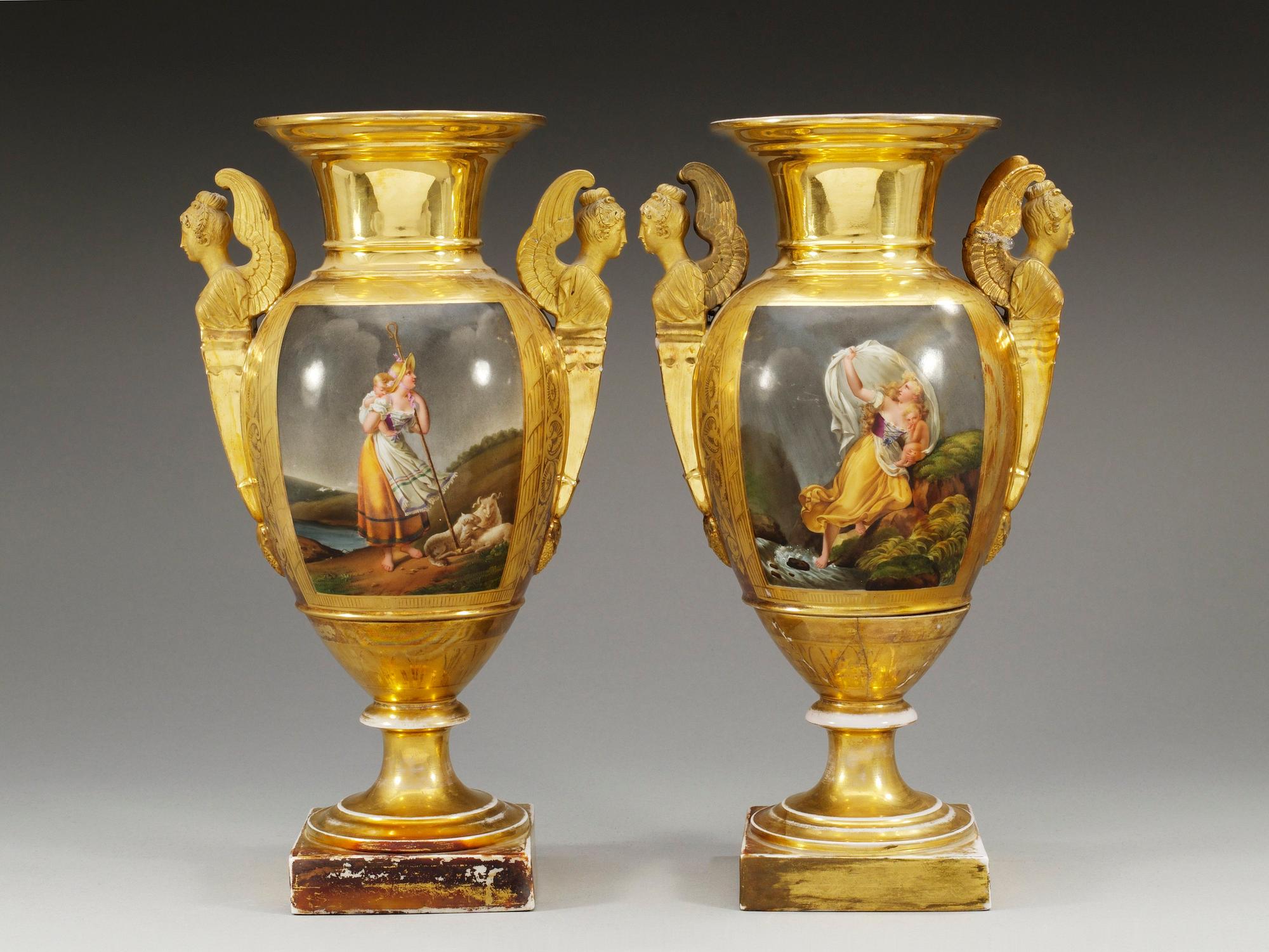 A pair of Empire vases, first half of 19th Century. (2).