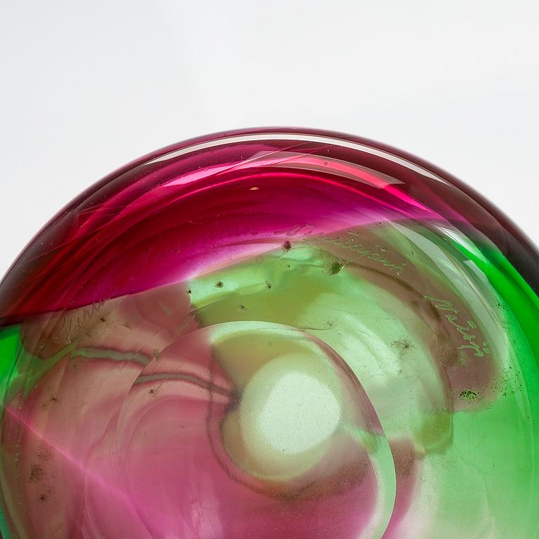 Kerttu Nurminen, vas, signerad Kerttu Nurminen Nuutajärvi Notsjö.