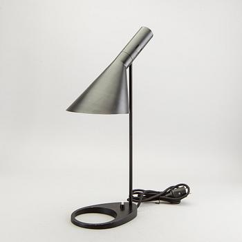 Arne Jacobsen, , bordslampa, "AJ", Louis Poulsen.