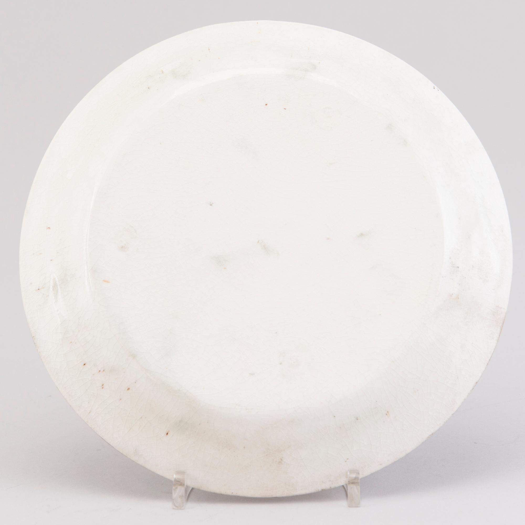 RUT BRYK, lautanen, kvivtavaraa, signeerattu BRYK.