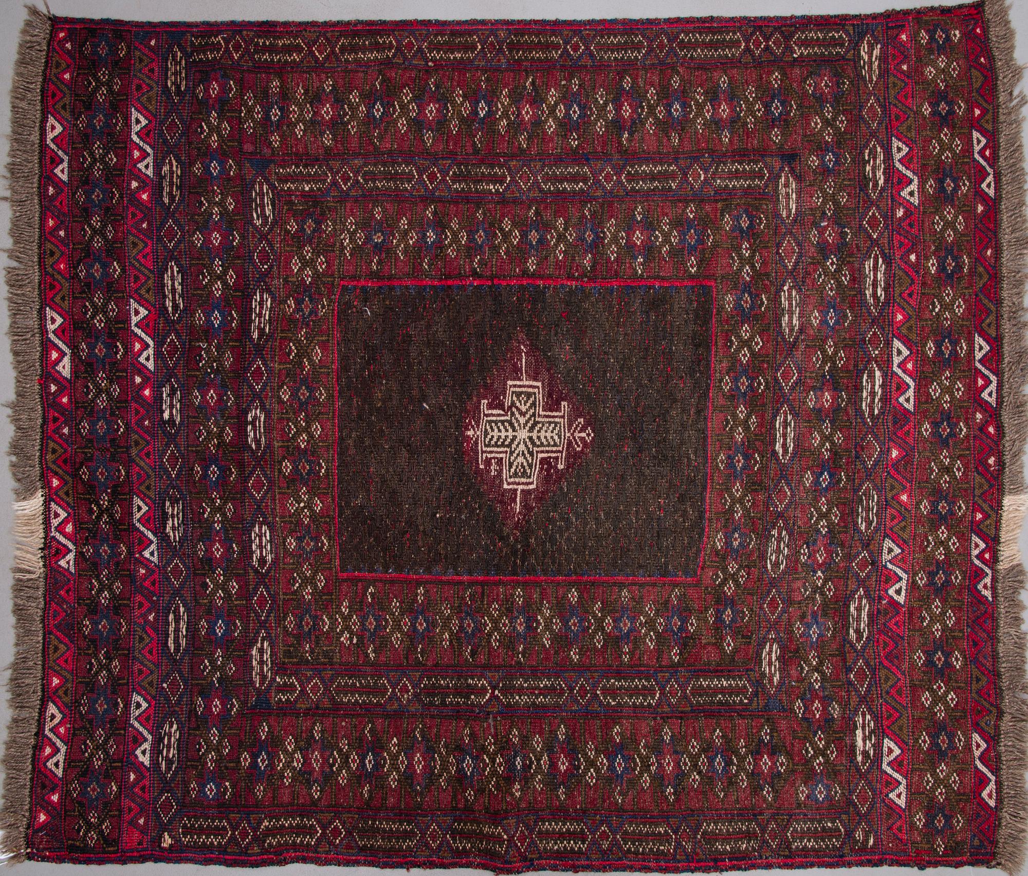 MATTA, nomadmatta, ca 137x121 cm.