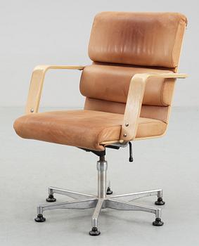 SKRIVBORDSSTOL, "Plaano" av Yrjö Kukkapuro för Avarte, Finland.